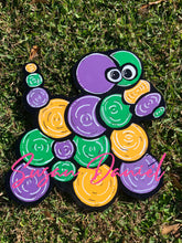 Load image into Gallery viewer, 18" x 17.5" Bead Dog Door Hanger Wood Craft Blank