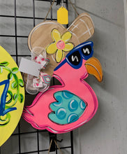 Load image into Gallery viewer, 18" x 16.5" Summer Flamingo With Separate Feet Door Hanger Wood Craft Blank