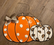 Load image into Gallery viewer, 19" x 11.5" Double Pumpkin WITH LINES Door Hanger Wood Craft Blank